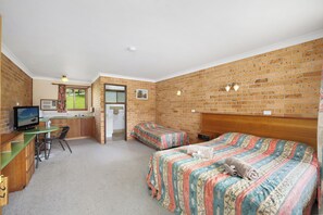 华丽三人房, 河景 | 熨斗/熨板、免费 WiFi