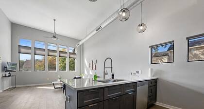 Modern Tremont Loft — Steps to Dining & Parks