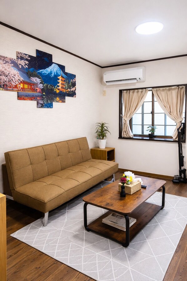 Deluxe House, Balcony | Living area - Maison du Skytree (Tokyo)