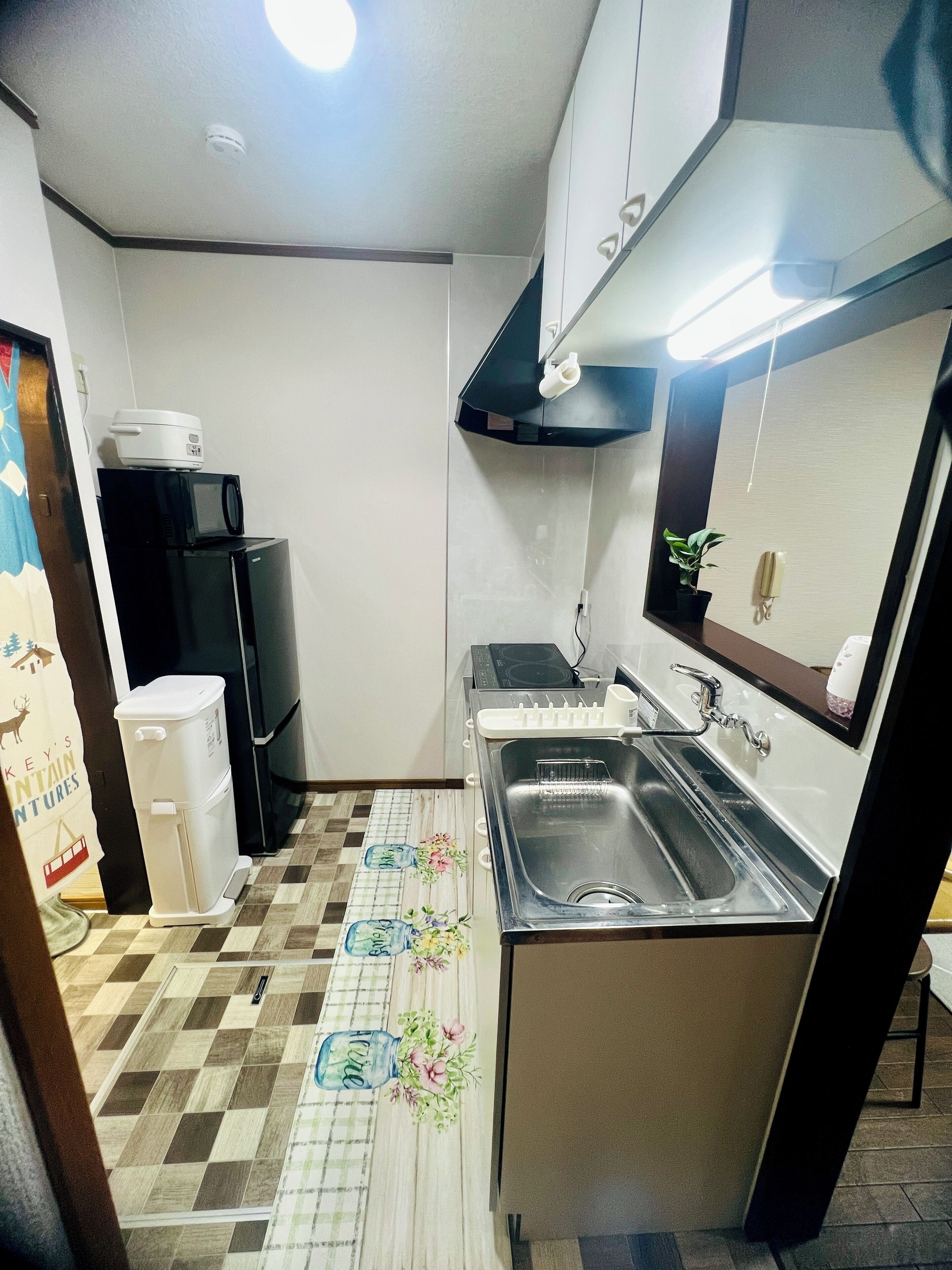 Deluxe House, Balcony | Private kitchen | Full-sized fridge, microwave, stovetop, cookware/dishes/utensils