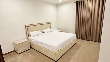 Iron/ironing board, WiFi, bed sheets