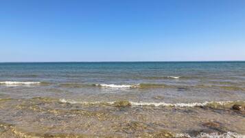 Ubicación a pie de playa y tumbonas