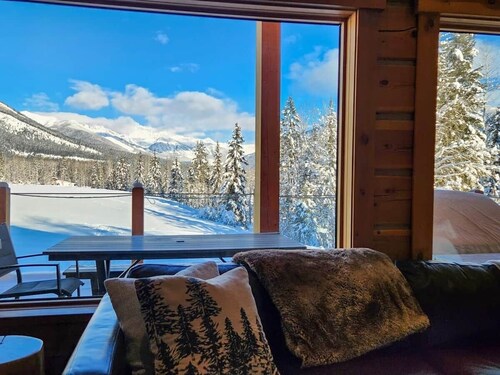 Laussedat Vista • Mountain Cabin + Hot Tub