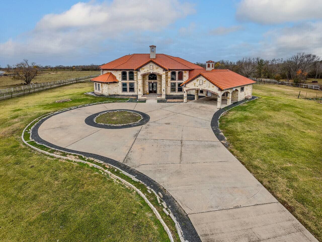 المنشأة من الخارج