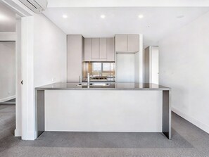 Mikrowelle, Ofen, Herdplatte, Geschirrspüler