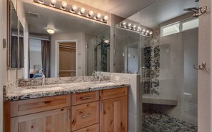 تجهيزات دش، مجففات شعر، مناشف، صابون