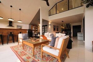 Living area - Gatsby on Buyan (Bali)