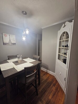 Dining - Blue Bird Manor 3-bedroom house located in the heart of Orangeburg (Orangeburg)