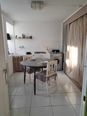 Dining - Studio RDC La Tanière de Bains (La Vôge-les-Bains)