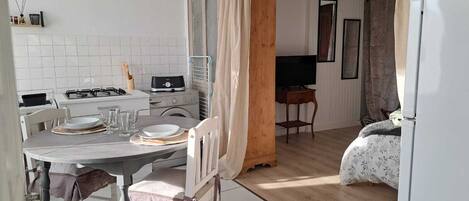 Strykejern/-brett, wi-fi og sengetøy