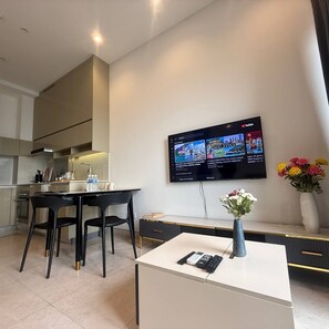 Microwave, oven, stovetop, dishwasher - Modern Studio at Lucentia Residence Bukit Bintang KL (Kuala Lumpur)