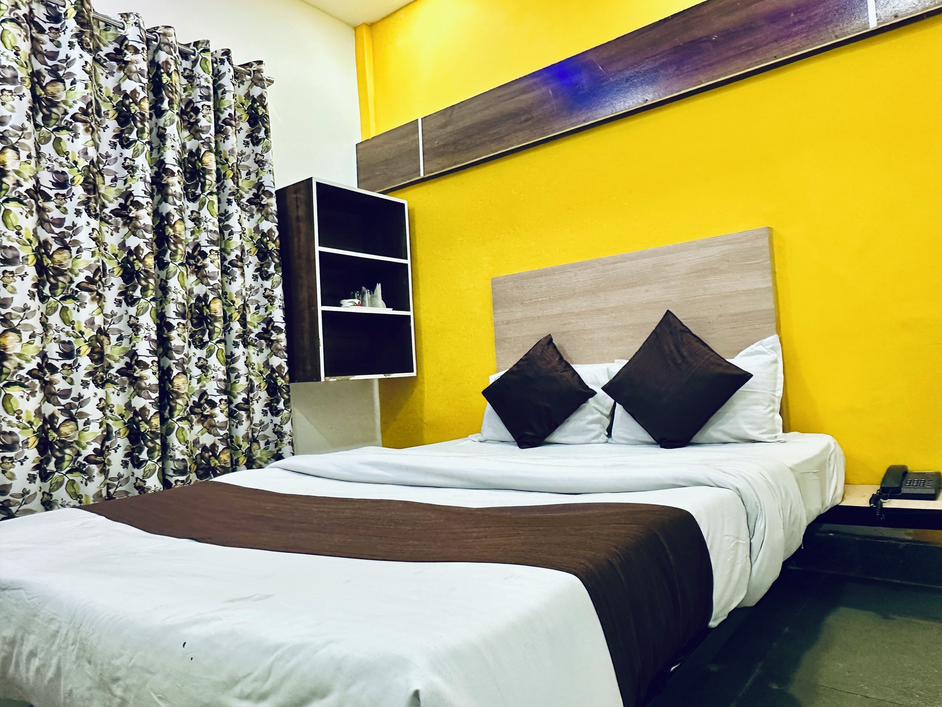 Executive Double Room | Free WiFi, bed sheets