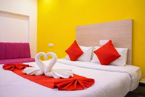 Free WiFi, bed sheets - Kanha Inn (Bhopal)