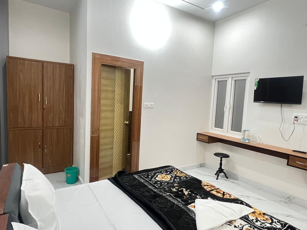 Kamar Single Mewah | Meja kerja, ruang kerja ramah laptop, dan Wi-Fi gratis