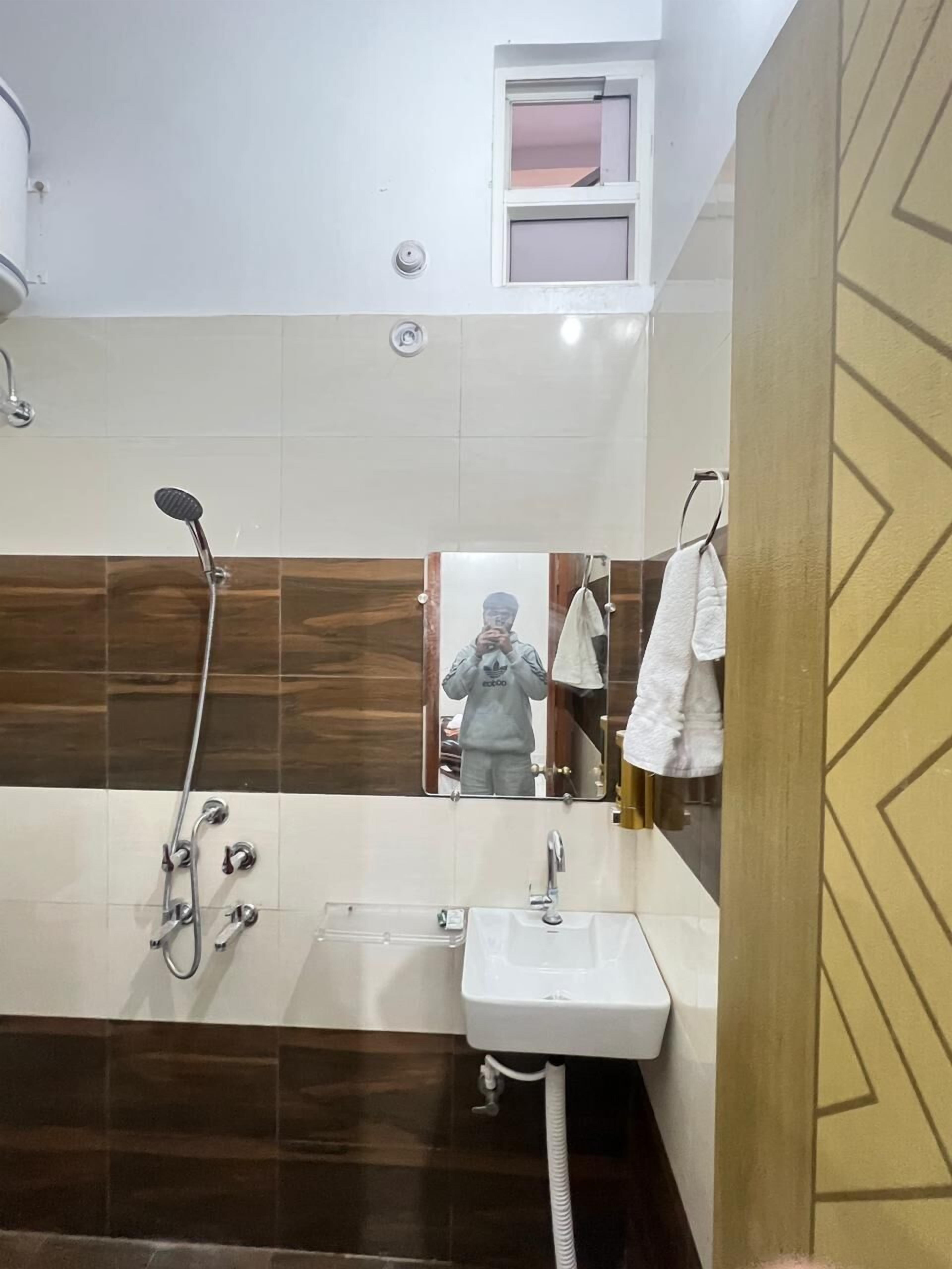 Shower, free toiletries, soap, shampoo