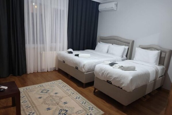 Room - Royal Garden Suite Hotel (Istanbul)