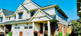 Sky Cove | Modern Comfort, Simple, Cozy, Central
