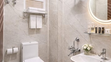 Desk, laptop workspace, soundproofing, free WiFi