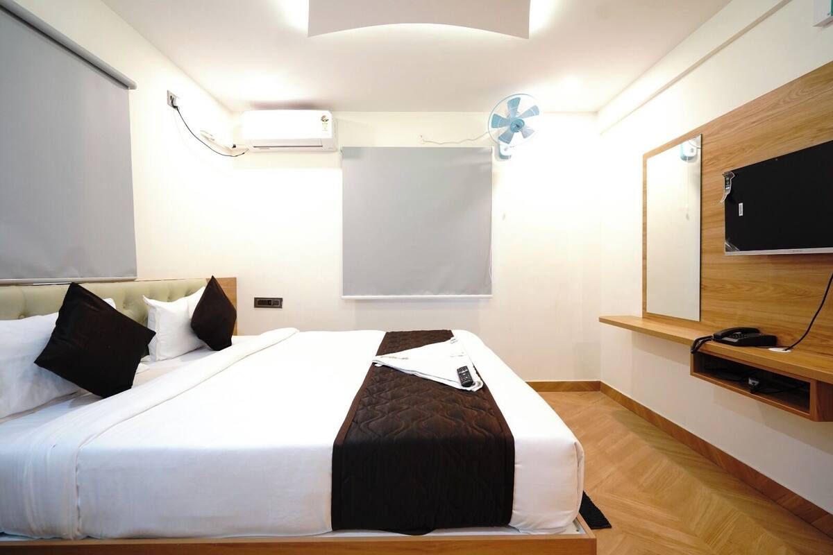 Escritorio y espacio para trabajar con laptop