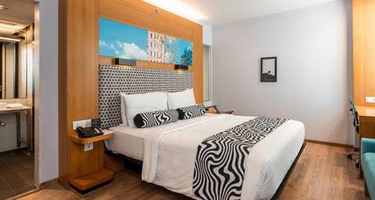 Hotel in Chandigarh With Pool Patio & Wellness
