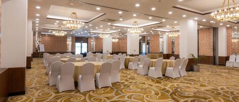 House | Banquet hall