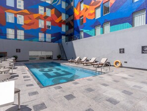 House | Pool - Hotel in Chandigarh With Pool Patio & Wellness (Dera Bassi)