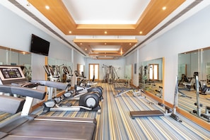 House | Spa treatment - Hotel in Chandigarh With Pool Patio & Wellness (Dera Bassi)