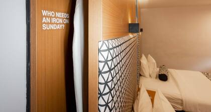 Hotel in Chandigarh With Pool Patio & Wellness