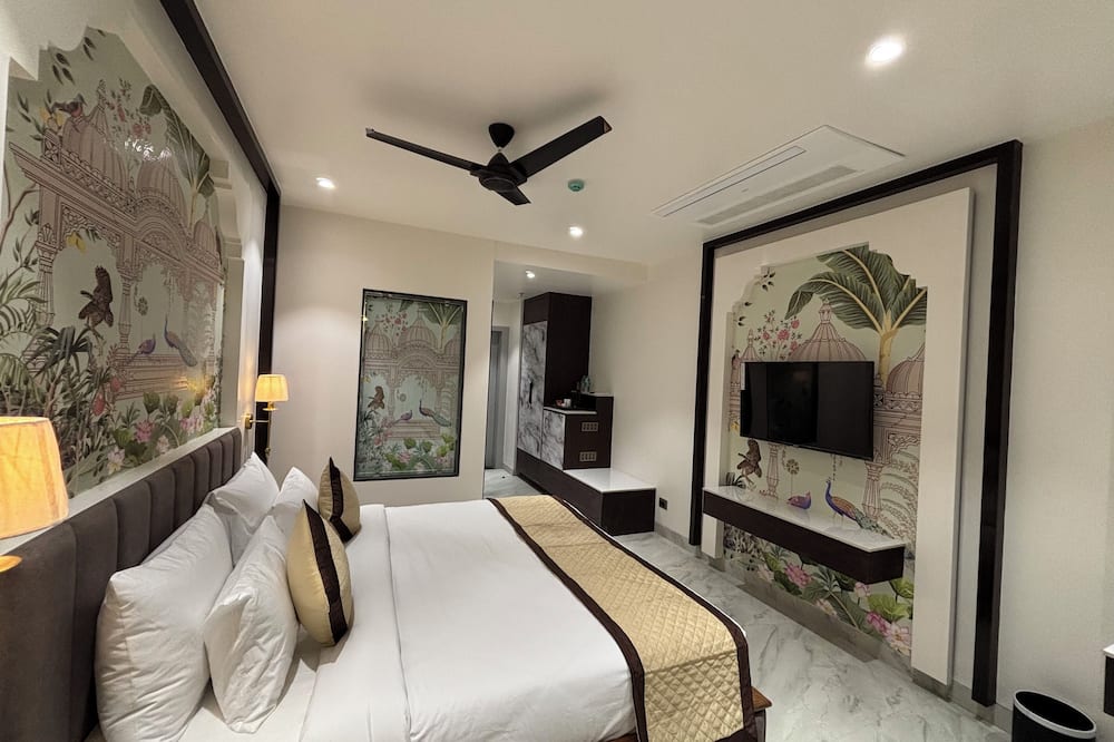 Hotel Raj Hari Palace
