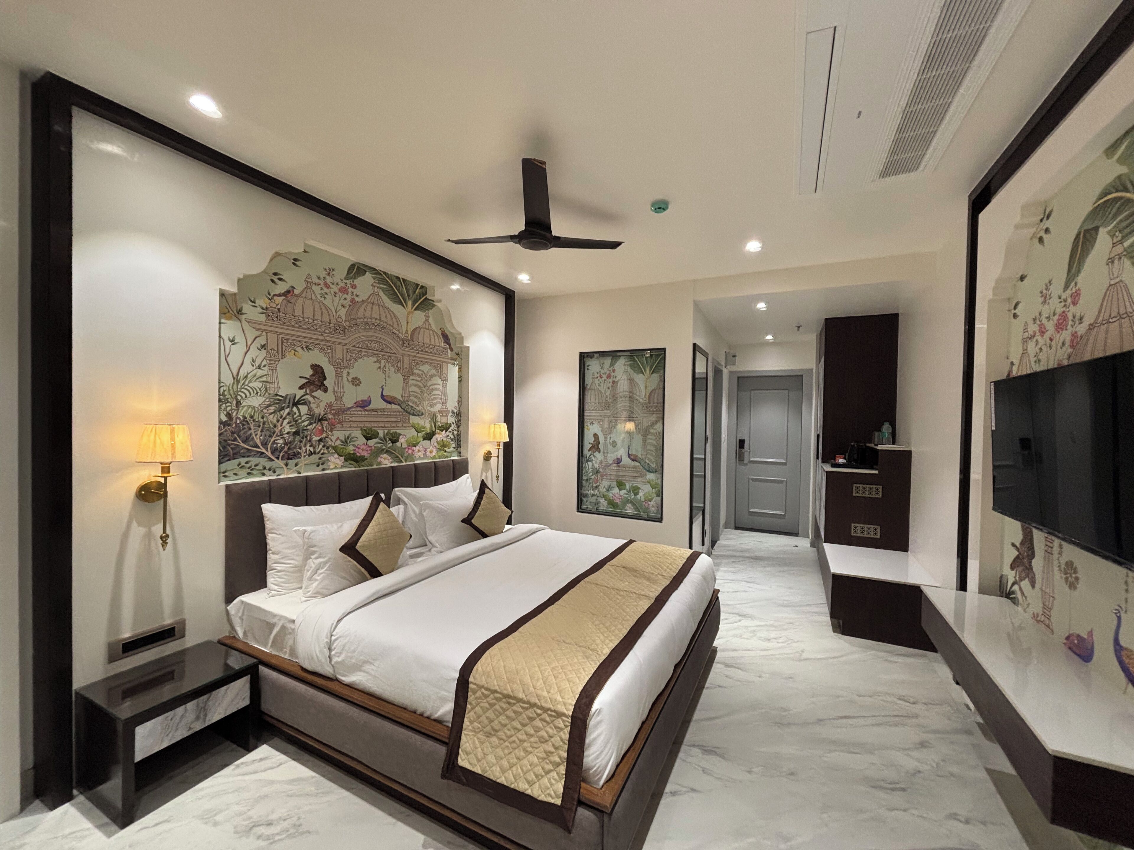 Comfort Double Room | Laptop workspace, free WiFi