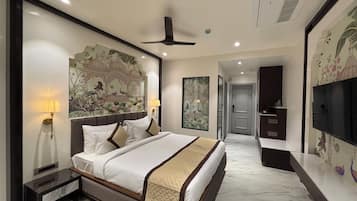 ملاءات من القطن المصري وأغطية فراش متميزة وميني بار