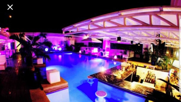 Pool - 100m to walking st, clubs ,bars & restaurants, 2 portable air-air-conditioners, (Angeles)