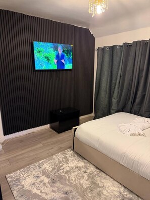 3 bedrooms, Internet, wheelchair access - A stunning 3 bedroom luxury holiday home (Birmingham)