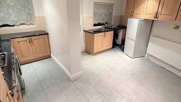 Fridge, microwave, oven