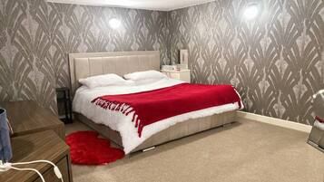 2 soverom, strykejern/-brett og internettilgang