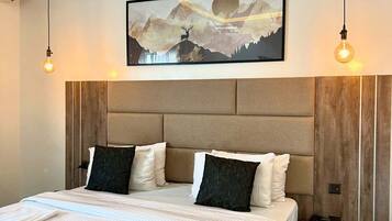 Economy-rum - balkong - utsikt mot staden | Skrivbord, arbetsyta för laptop, ljudisolering och gratis wi-fi