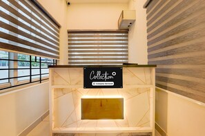 Hus | Reception