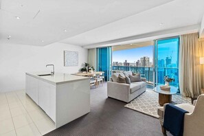 TV - 2BRM Ocean View at H-Residences (Gold Coast)