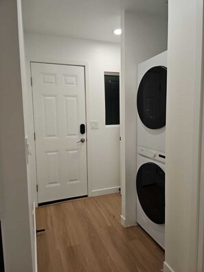 Interior - Peaceful 3-bedroom house in welcoming Seattle neighborhood (Seattle)