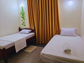 2 bedrooms, iron/ironing board, WiFi, bed sheets - Mombasa Two bedroom Cozy apartment, few km to town, fort Jesus, Pembe za ndovu (WMX5+WC Mombasa, Kenya)