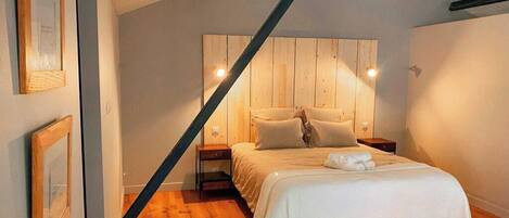 Desk, iron/ironing board, free WiFi, bed sheets