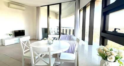 Olympic Park Apartment | Walk to Accor Stadium & Qudos Bank Arena