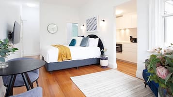 1 bedroom, desk, iron/ironing board, Internet