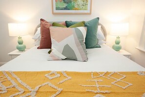 1 غرفة نوم ومكواة/لوح كي وملاءات أسرّة