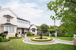 Exterior - Boutique Studio Apartment in Heritage Home (Lewisham)