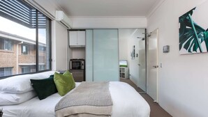 Unclassified image, 5 of 10, button - Cosy and Bright Studio Next to Westmead Hospital (Westmead)