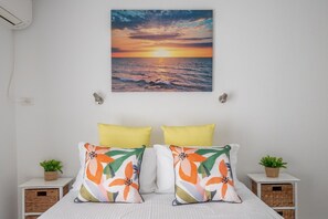 Bügeleisen/Bügelbrett, Reisekinderbett, Internetzugang, Bettwäsche