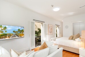1 bedroom, iron/ironing board, Internet, bed sheets - Cosy Inner West Studio with Courtyard (Lewisham)
