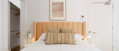 Fer et planche à repasser, accès Internet, draps fournis