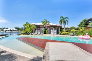 Pool - Blue Lagoon Resort Lakeside Apartment (Trinity Beach)